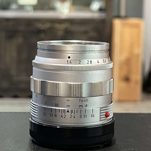 Leica Summilux-M 50mm f1.4 Ver.1 Silver Reverse Scallop lens