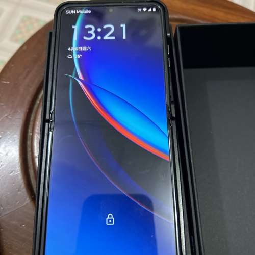 Motorola razz ultra 12+512 (注意內文）