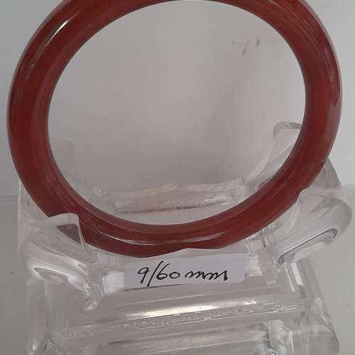 紅翡手鐲，圓條/貴妃鈪，圓滑好水頭。單隻680元兩隻1000元，有少量不同尺碼供選購....