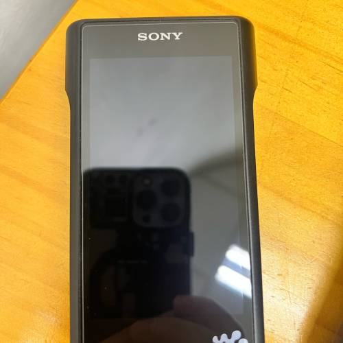 黑磗一代、耳擴、過機線及保護套