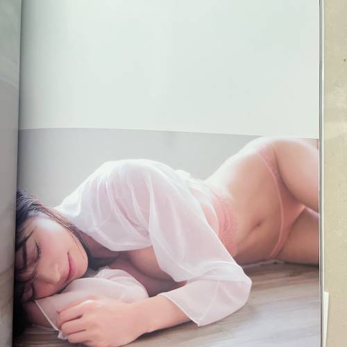 泉里香 首本 寫真集 Rika Izumi photo album