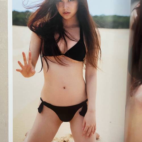 白間美瑠 1st 寫真集 Love rush Shiroma Miru photo album