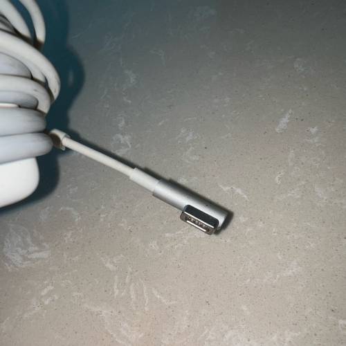 原廠Apple 85W MagSafe Power Adapter Model No. A1343