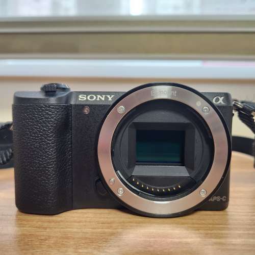 平賣 sony A5100機身（輕巧224g 反mon 2400萬像素APSC）