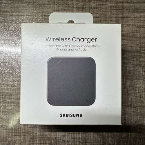 Samsung 無線閃充充電板 (P1300) 黑色
