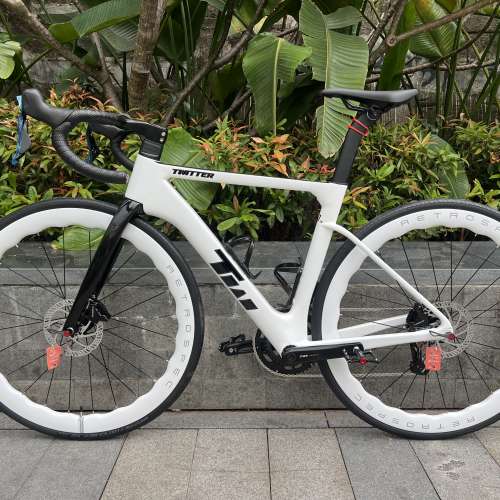 特價現貨 白色 47碼 配 白色波浪碳刀 2024 TWITTER R15 PRO 電變24速 桶軸油剎 碳輪...