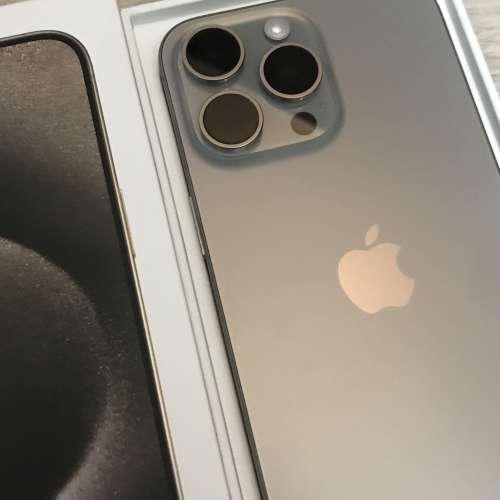 iPhone 15 pro max 原色512GB(保養期至2025 2月）
