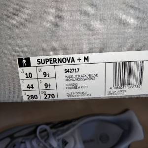 全新Adidas Supernova+ size 44 灰色