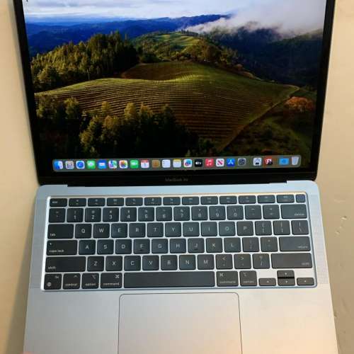 無花、行貨 MacBook Air 2020 M1 8+512GB，完美無花、電池99%、循環充電只有 30次