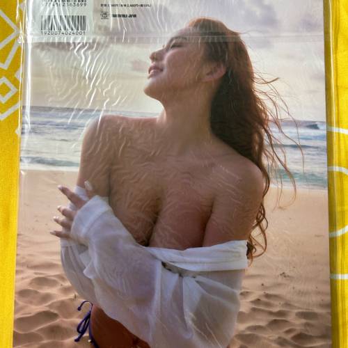 Karen《NAKED》 2nd寫真集