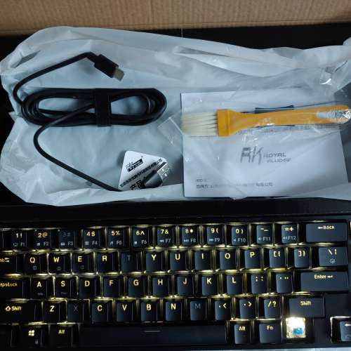 Royal Kludge RK68 Plus 青軸 有線 無線 藍牙 背光 機械式遊戲鍵盤 Win MacOS Android
