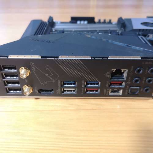 (新淨) 技嘉X570 AORUS PRO WIFI底板連背板