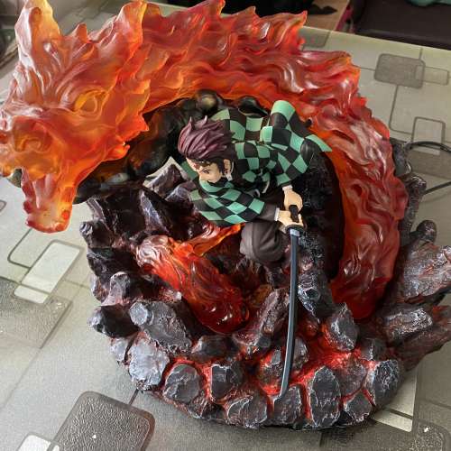 鬼滅之刃 炭治郎火龍場景（可發光）