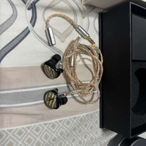 iBasso IT04 入耳式耳機