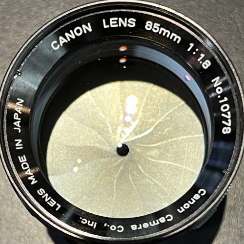 Canon 85mm f1.8 black ltm lens with original filter and hood