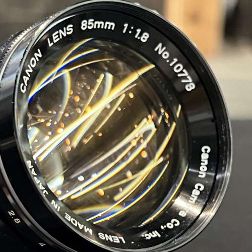 Canon 85mm f1.8 black ltm lens with original filter and hood