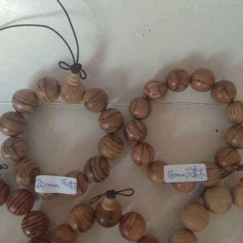 一手七條名貴沉香木/血龍木/崖柏手串/珠串如照片顯示,清貨價共售550元。 no.A13.5.24