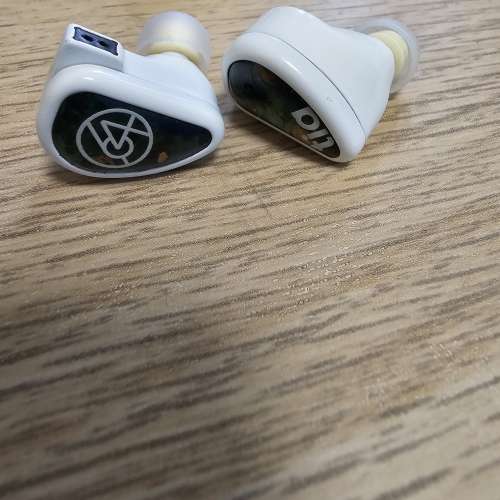 64 audio fourte blanc