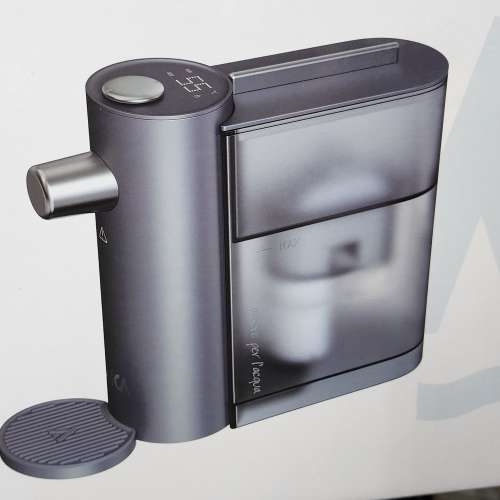 3秒製取熱水，溫度剛好不燙口，LAICA萊卡（意大利原裝進口）直飲水機(白色全新貨品）