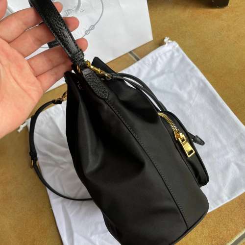 全新PRADA 小水桶包