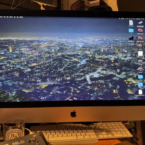 放售2020  27 吋配備 Retina 5K 顯示器的 imac 超輕度使用