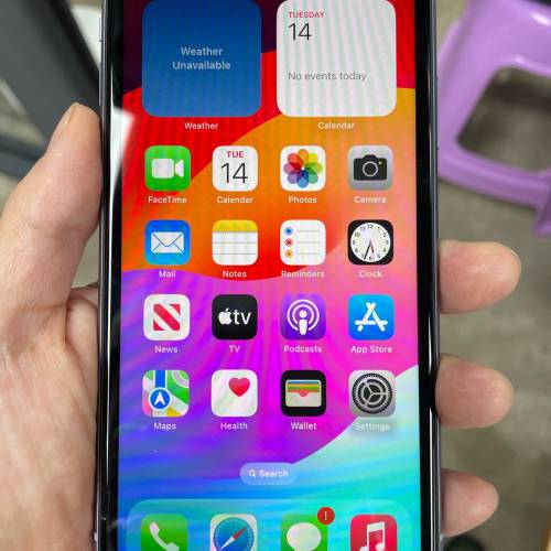 iPhone 11 128 battery 98%