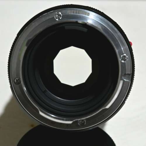 Voigtlander 75mm f/1.8 Classic Heliar VM