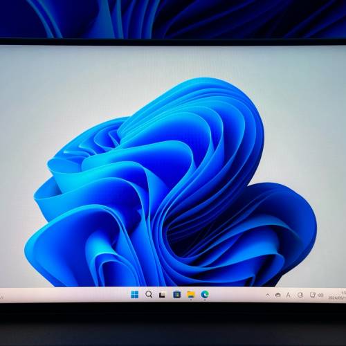 白色16吋2.5K Mini LED便攜顯示器Touchscreen觸控