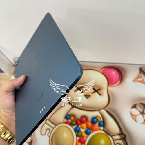 (荃灣實體店 ,保養至25年3月底) ipad air 5 64 /256gb  wifi 藍色/粉紅色