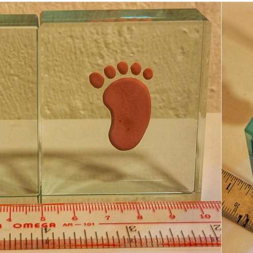 英國倫敦Spaceform London 紅藍各一雙腳板玻璃水晶飾物, 100%全新