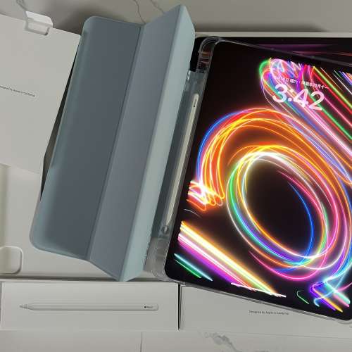 99％ new iPad Pro 12.9 gen6 M2 ( 256g ) WiFi + 5g  with Apple Pencil 2