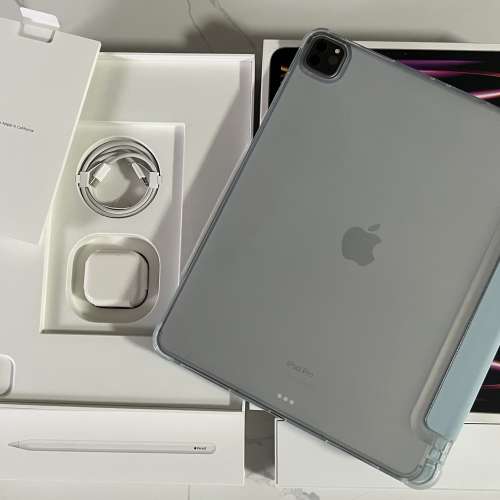 99％ new iPad Pro 12.9 gen6 M2 ( 256g ) WiFi + 5g  with Apple Pencil 2