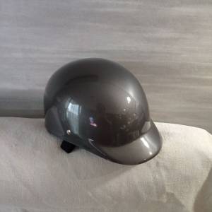 全新 台灣機車 防護頭盔 單車頭盔 運動頭盔 銀色