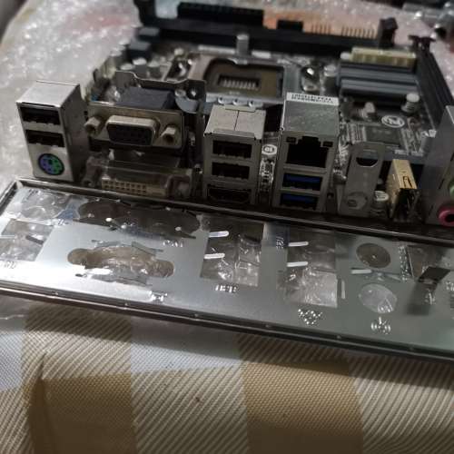 GIGABYTE GA-H81N     (壞)