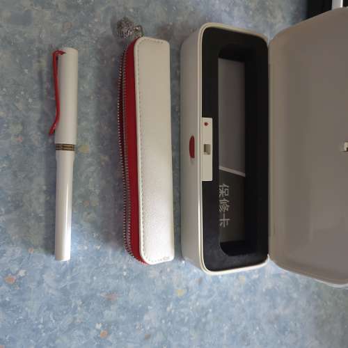 Lamy Safari Christmas 紅白聖誕 (2019年限定) 鋼筆 EF