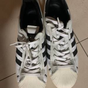 adidas 黑白色 悠閒鞋 Comfort Shoes 44 EU44 球鞋 波鞋 運動鞋 black white sneak...