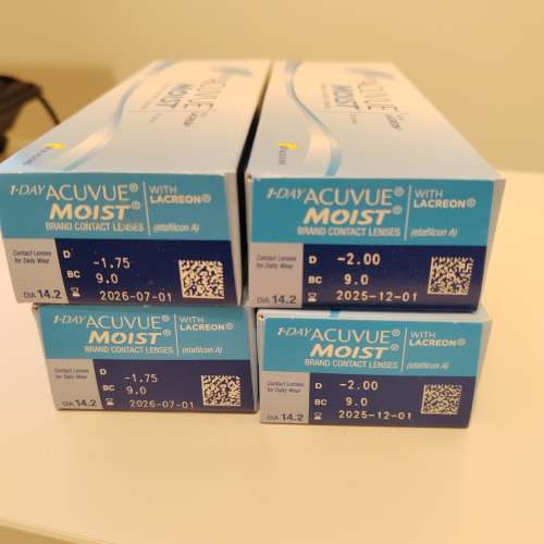 Acuvue Moist -1.75 / -2.00 各兩盒 隱形眼鏡