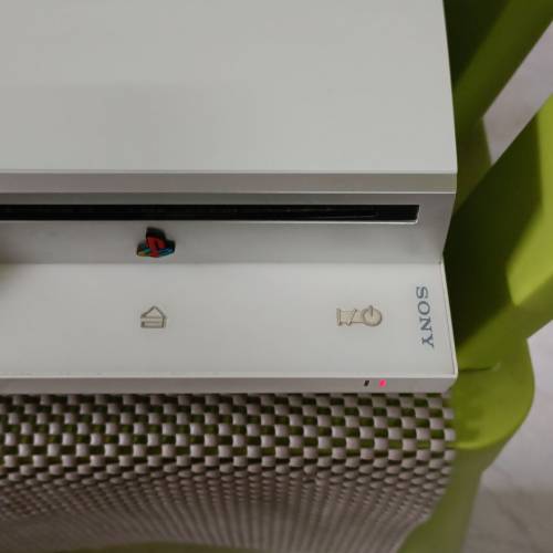 中古Play Station 3,注意：存放而久未能開機，可着通電，只合维修者或懷舊收藏！售...