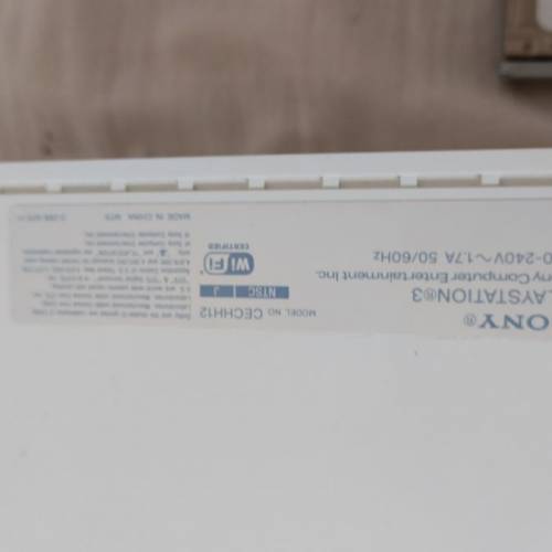 中古Play Station 3,注意：存放而久未能開機，可着通電，只合维修者或懷舊收藏！售...