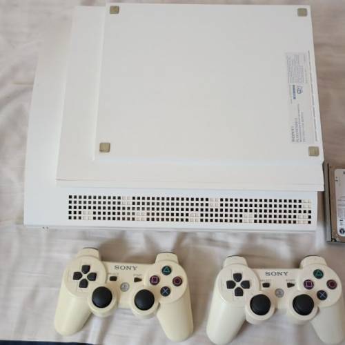 中古Play Station 3,注意：存放而久未能開機，可着通電，只合维修者或懷舊收藏！售...