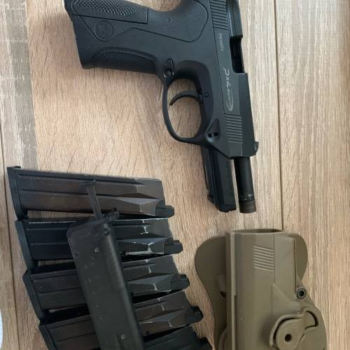 we px4c氣槍跟5甲入蛋器槍套