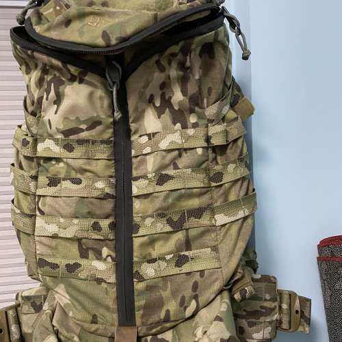 美制軍版迷彩色Mystery Ranch Thor, 九成新，永高行都絕版冇賣了， 一個四千蚊，買...