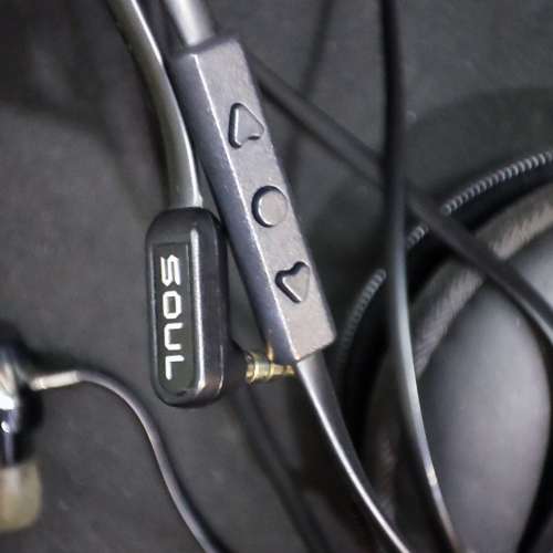 Soul SH9 線控有咪 重低音入耳機