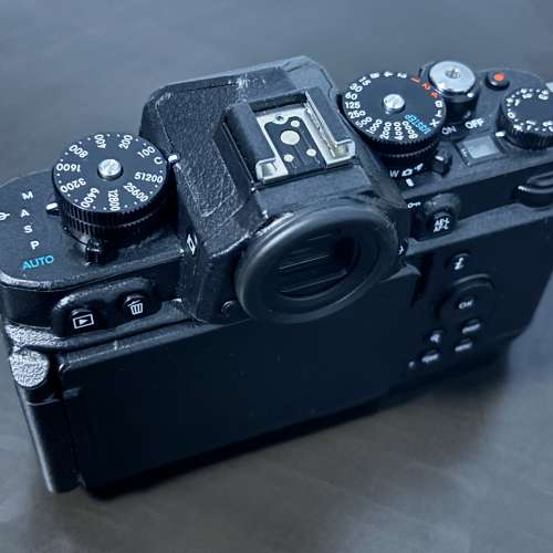 Nikon ZF 99.9%新 已貼上機身貼紙 適合完美主義者