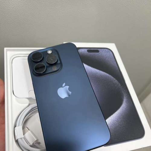 出售iPhone 15 Pro 128GB 藍金屬色，行貨，99.999%新 有保到2025年5月