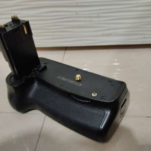 PHOTTIX出品 BG-6D電池直倒