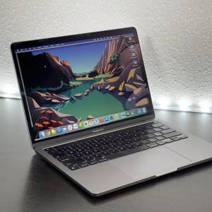 MacBook Pro 8+512 Touch Bar M1