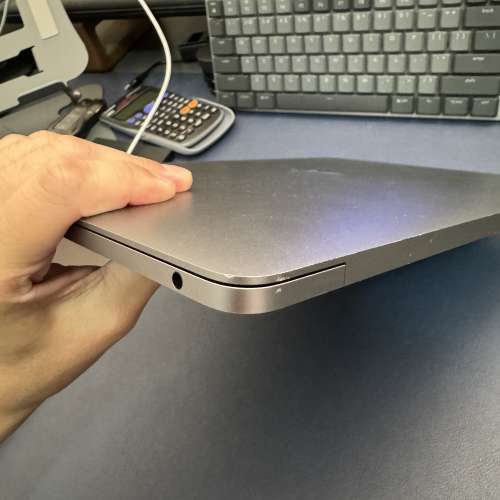 MacBook Pro 8+512 Touch Bar M1