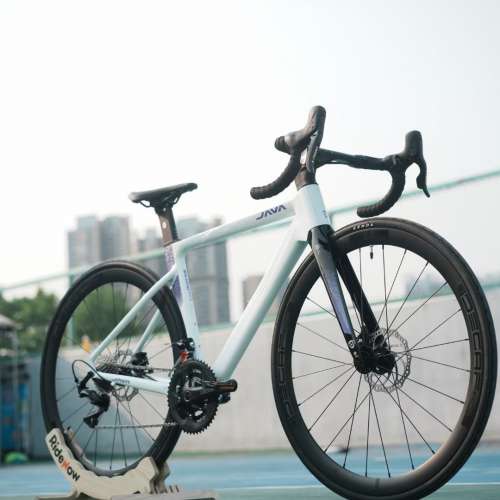 最新 白紫色 JAVA SILURO6 TOP 碳纖前叉 24速桶軸碟剎鋁合金公路車 送水架前後蛙燈