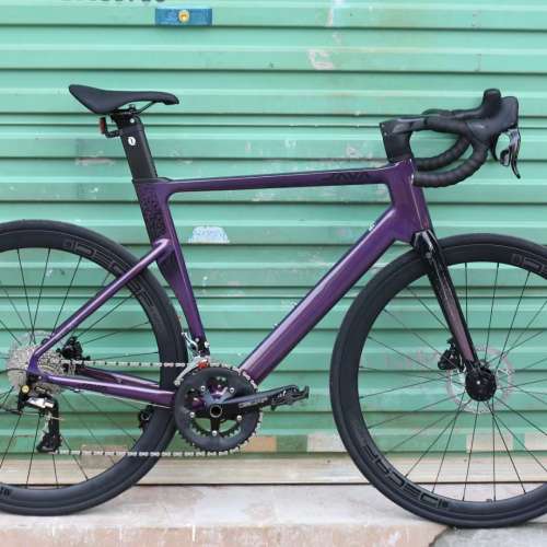 最新 白紫色 JAVA SILURO6 TOP 碳纖前叉 24速桶軸碟剎鋁合金公路車 送水架前後蛙燈